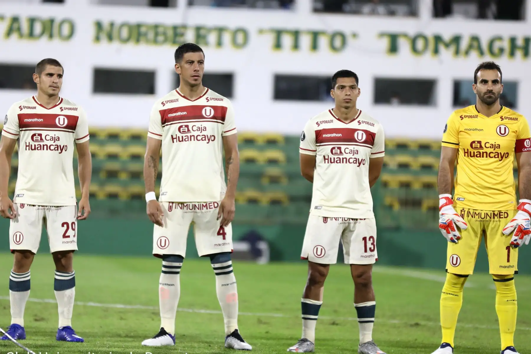 Equipo de Universitario  se enfrenta al club  Defensa y Justicia de Argentina por la fecha 2 de la Conmebol Libertadores. 
Foto: @Universitario