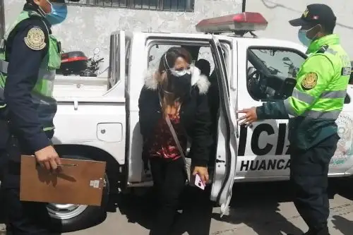 Natali Palomino Sánchez fue acusada de estafa por ofrecer cama UCI a cambio de 4,000 soles en el hospital Carrión, de Huancayo. Foto: ANDINA/difusión.