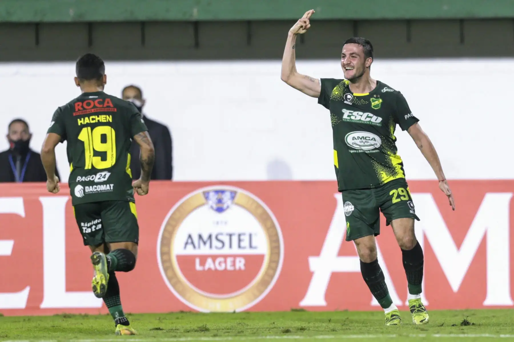 El jugador Francisco Pizzini celebra su gol ante Universitario por la fecha 2 de la Copa Libertadores. 
@Libertadores