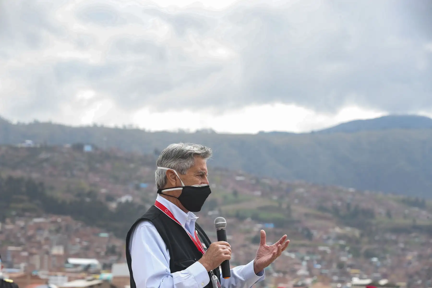 El presidente de la República, Francisco Sagasti, entregó 17,550 dosis de vacunas contra el coronavirus a la región Cusco, adonde llegó para supervisar la inmunización de los adultos mayores en la región. Foto: ANDINA/Presidencia Perú