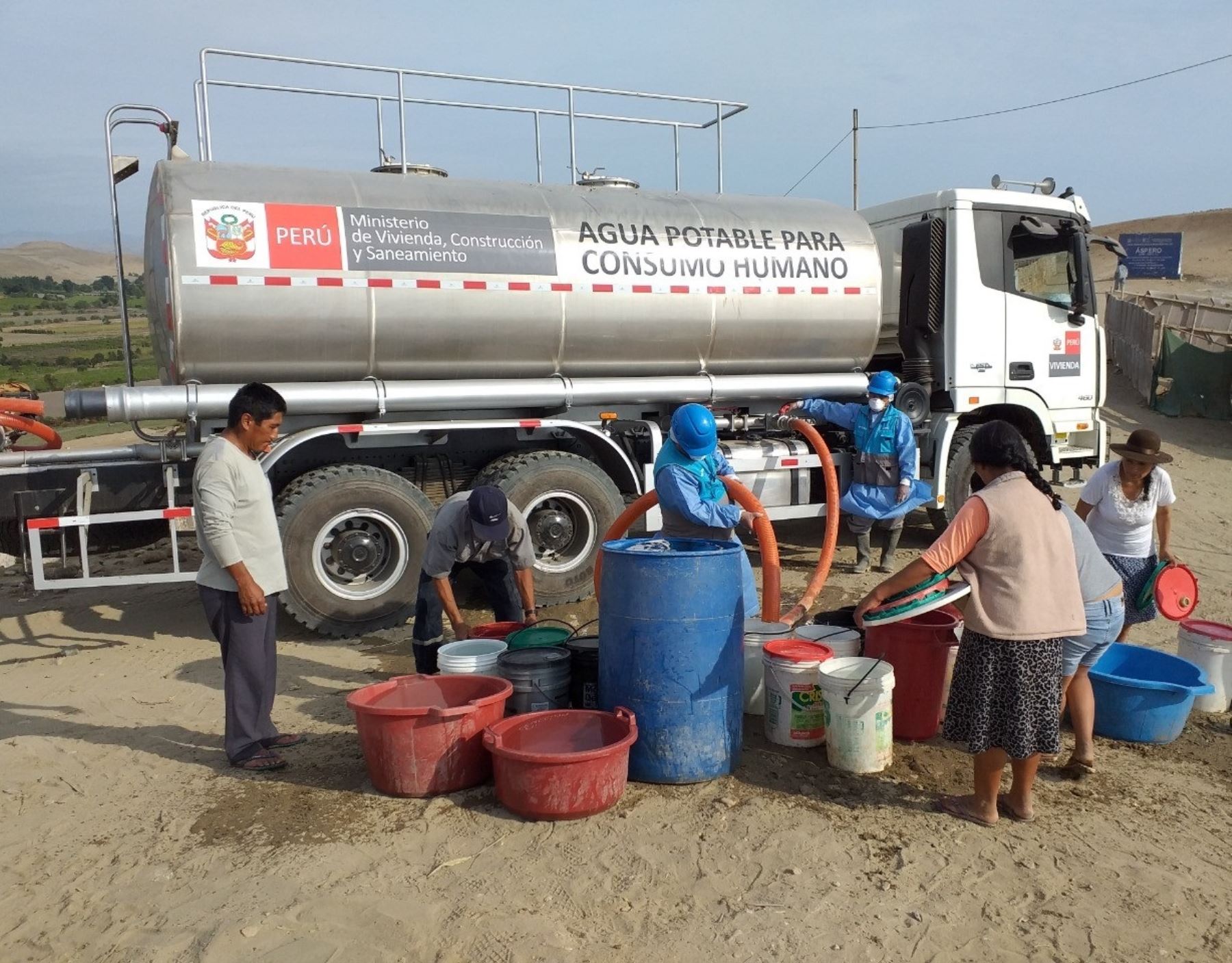 Cerca de 5 millones de peruanos en situación vulnerable accedieron al agua potable de forma gratuita gracias al Plan Cisterna. ANDINA/Difusión