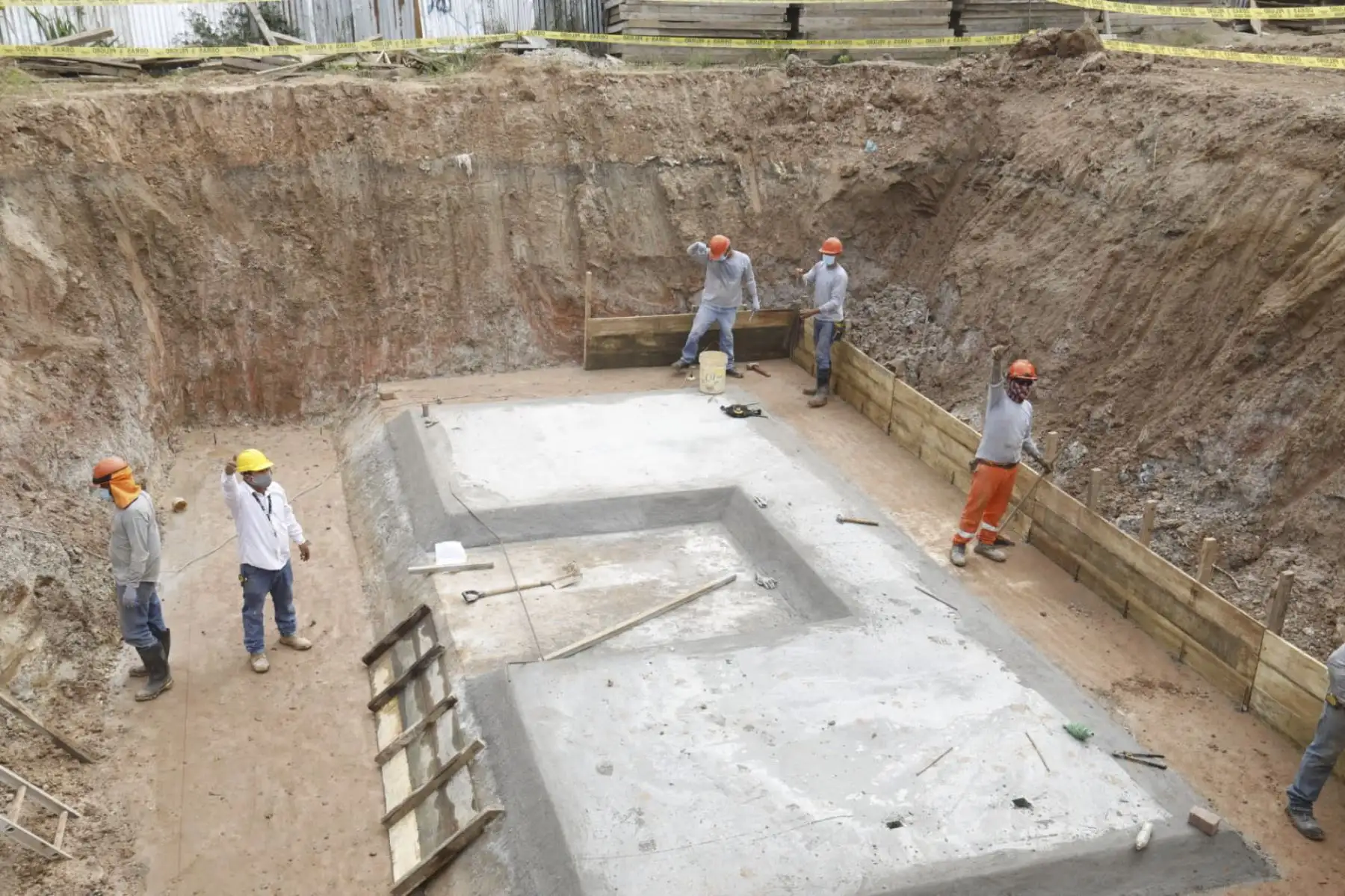 La ministra Solangel Fernández inspeccionó los trabajos que se realizan para mejorar el sistema de agua potable y alcantarillado en el Sector 12, distrito de Manantay, en la provincia de Coronel Portillo. Foto: ANDINA/MVCS