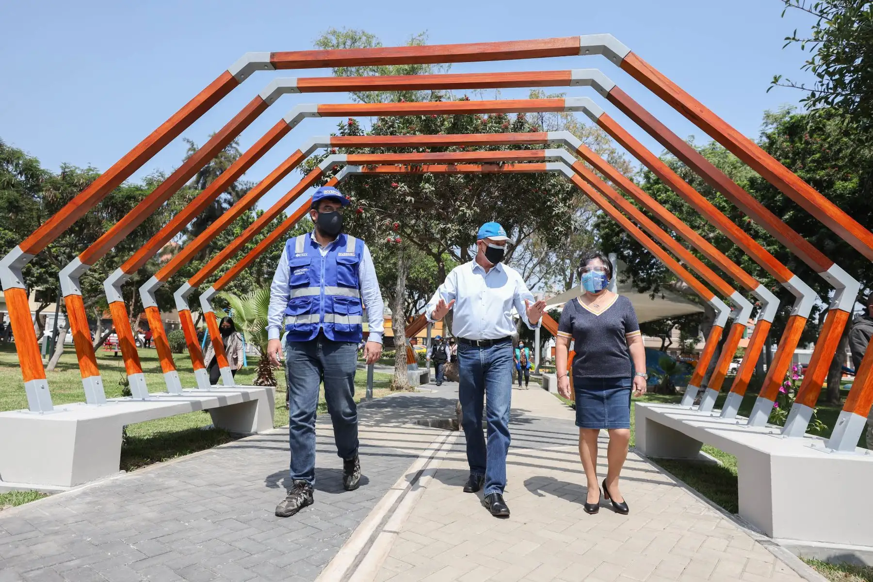 El alcalde de Lima Jorge Muñoz, entrega el remodelado parque Gonzales Olaechea en el Cercado de Lima, que beneficiará a más de 5 mil vecinos  y cuenta con reflectores LED, una fuente iluminada y un puesto de serenazgo. Foto: ANDINA/ MLM