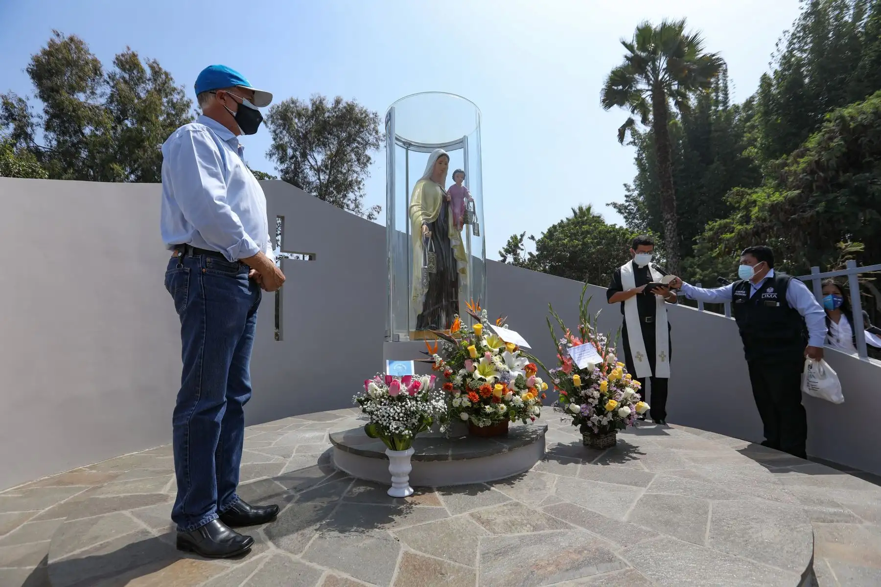 El alcalde de Lima Jorge Muñoz, entrega el remodelado parque Gonzales Olaechea en el Cercado de Lima, que beneficiará a más de 5 mil vecinos  y cuenta con reflectores LED, una fuente iluminada y un puesto de serenazgo. Foto: ANDINA/ MLM