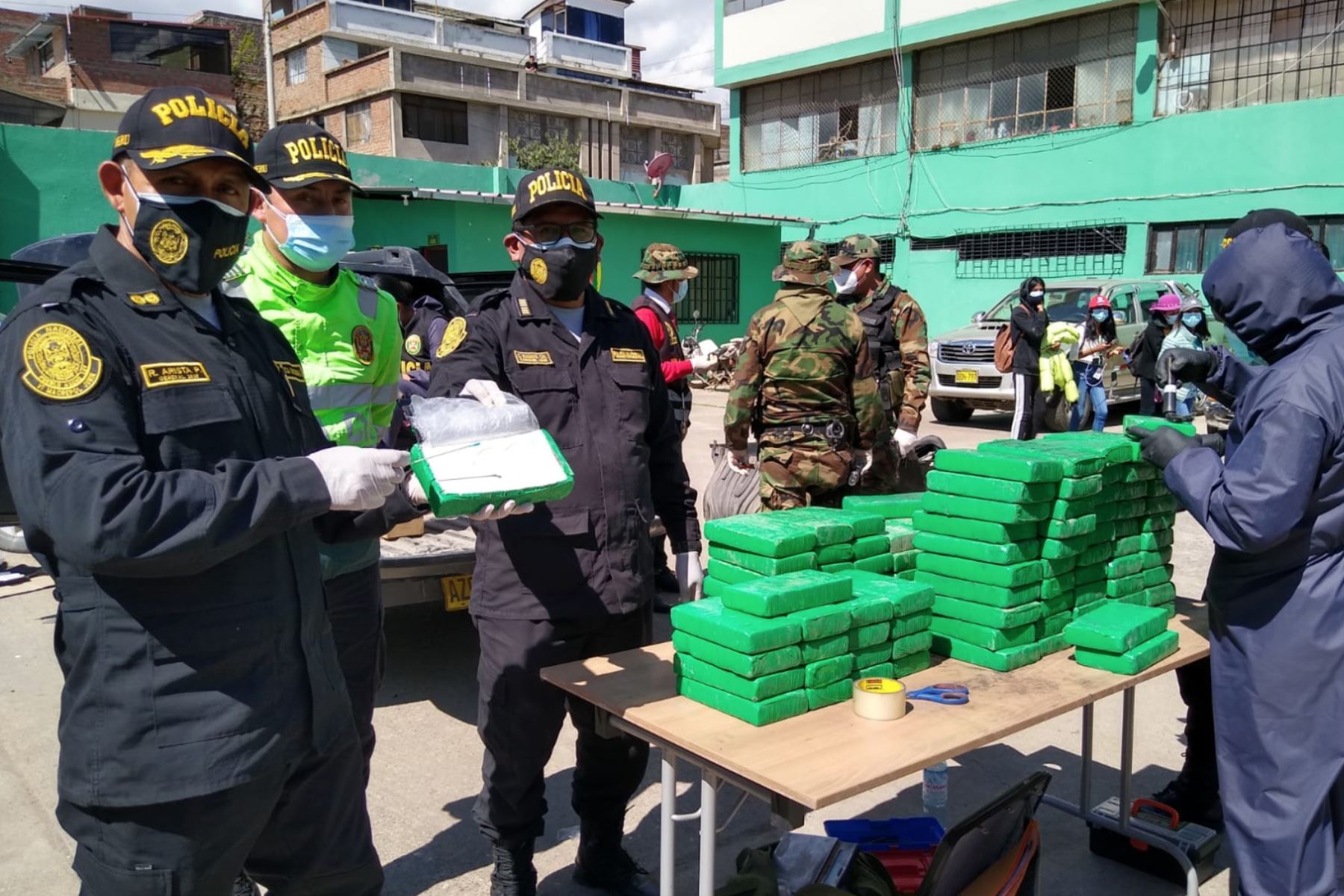 La droga de alta pureza estaba camuflada en tres compartimientos ubicados en la tolva del vehículo que fue interceptado a la altura del ex peaje de Huacrapuquio. Foto: ANDINA/Difusión