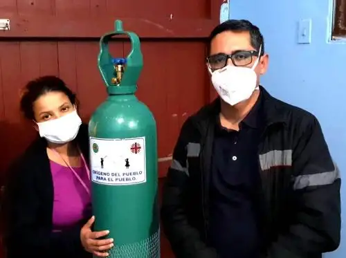 Juan Carlos Pérez, el sacerdote de Cajamarca que socorría con oxígeno a pacientes se contagió con la covid-19. ANDINA/Difusión