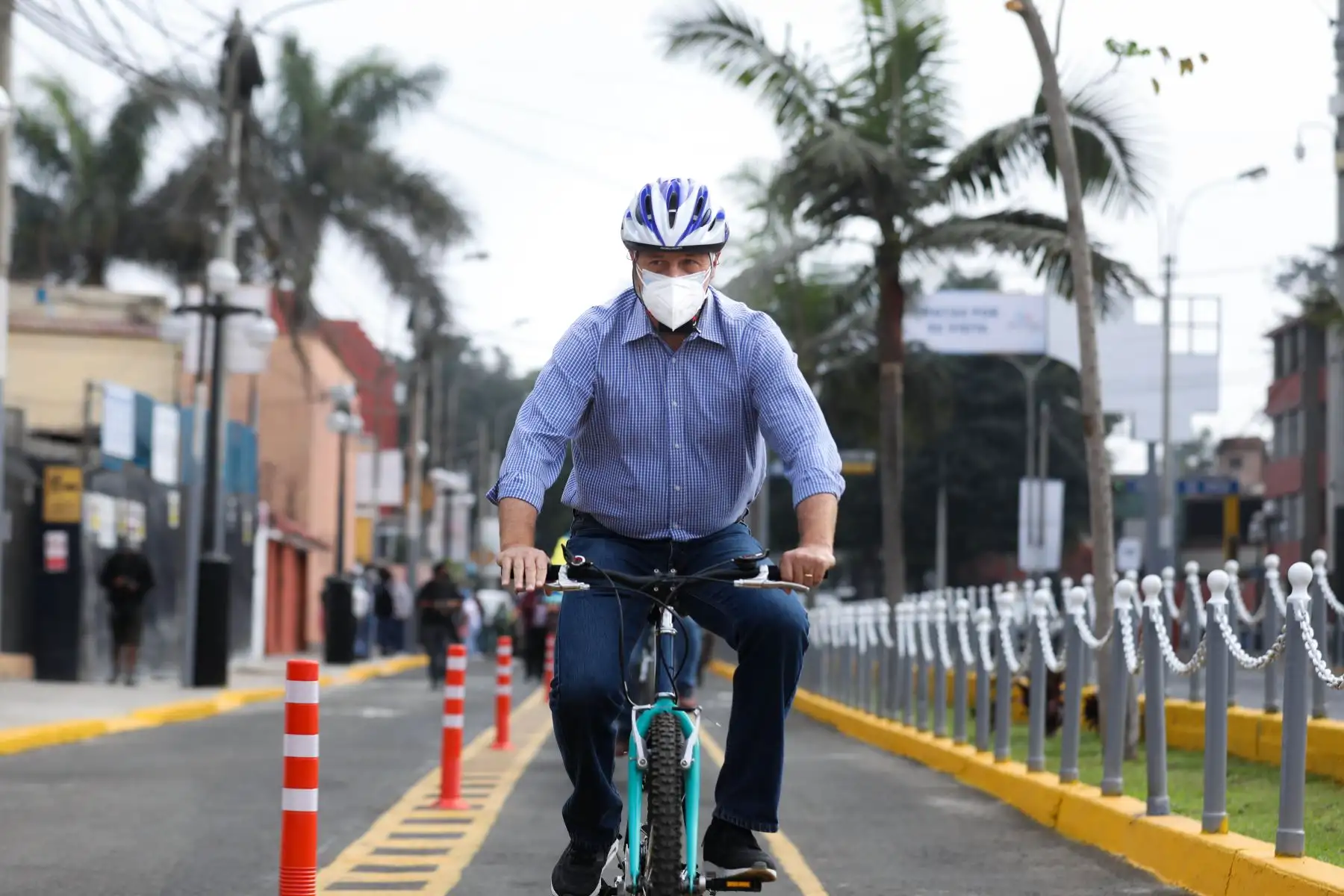 El alcalde de la Municipalidad de Chorrillos Mg. Augusto Miyashiro, entregó a sus vecinos una moderna ciclovía, de 3.92 km de extensión, acto que contó con la presencia del alcalde de Lima Jorge Muñoz Wells. Foto: Municipalidad de Lima