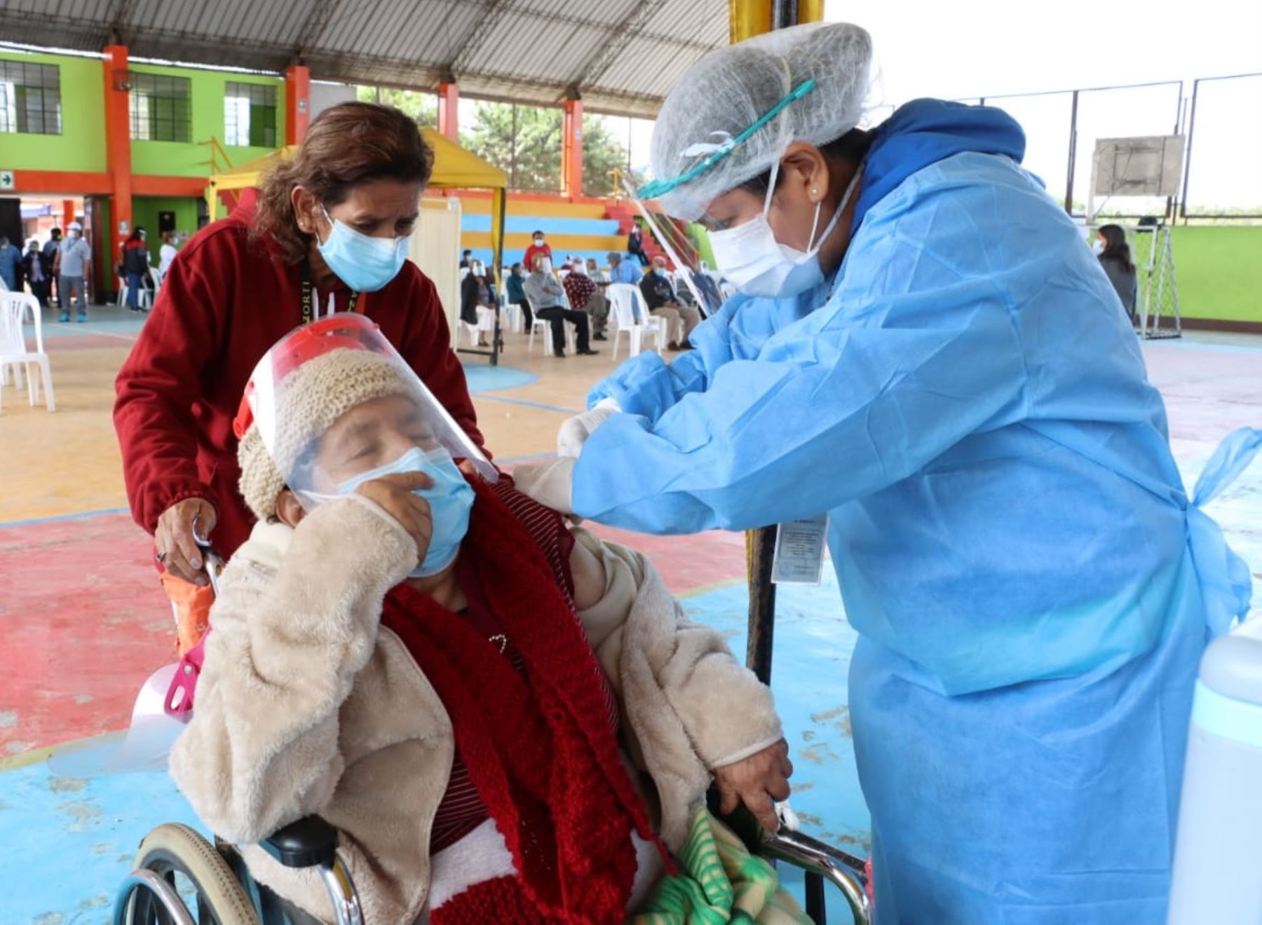 Región La Libertad cumple su tercer día de inmunización contra la covid-19 y Ascope es la provincia que lidera proceso con más vacunaciones a adultos mayores.