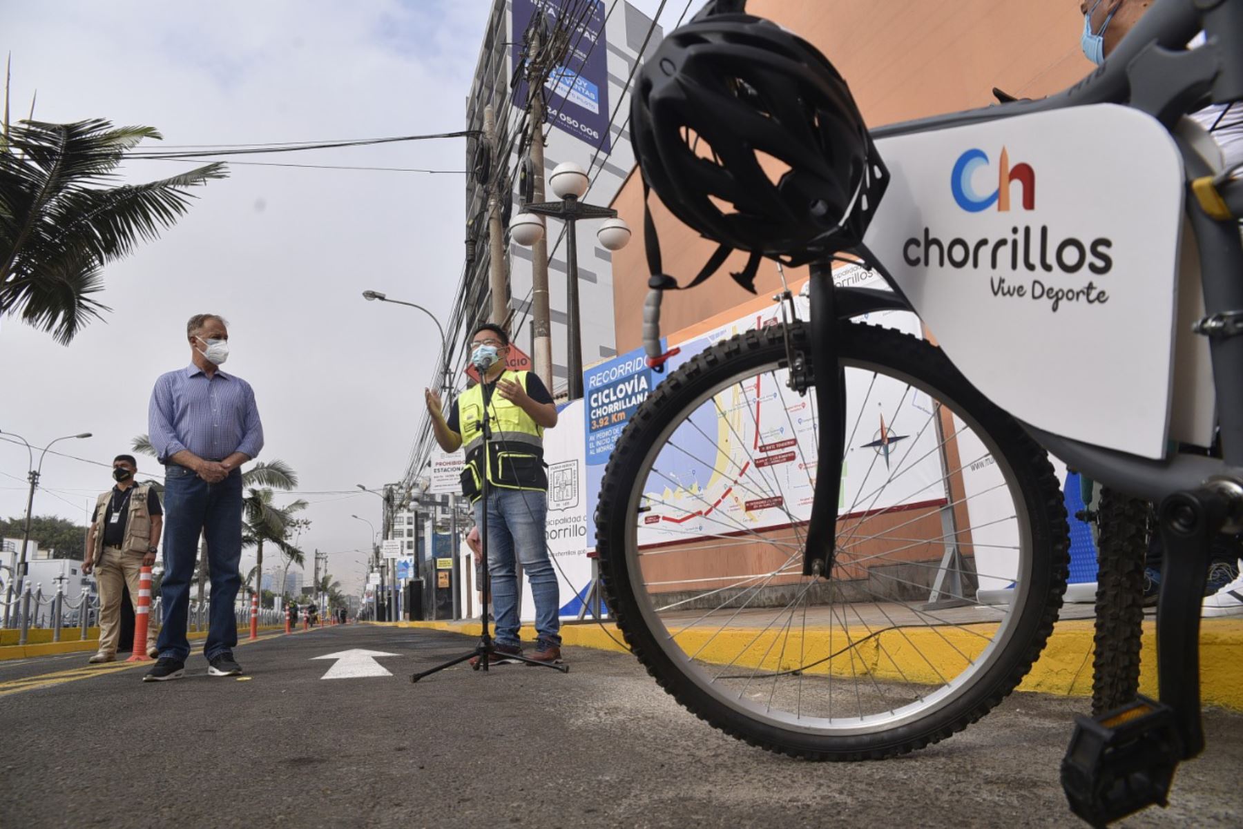 Alcalde de Lima, participa en inauguración de ciclovía Chorrillos