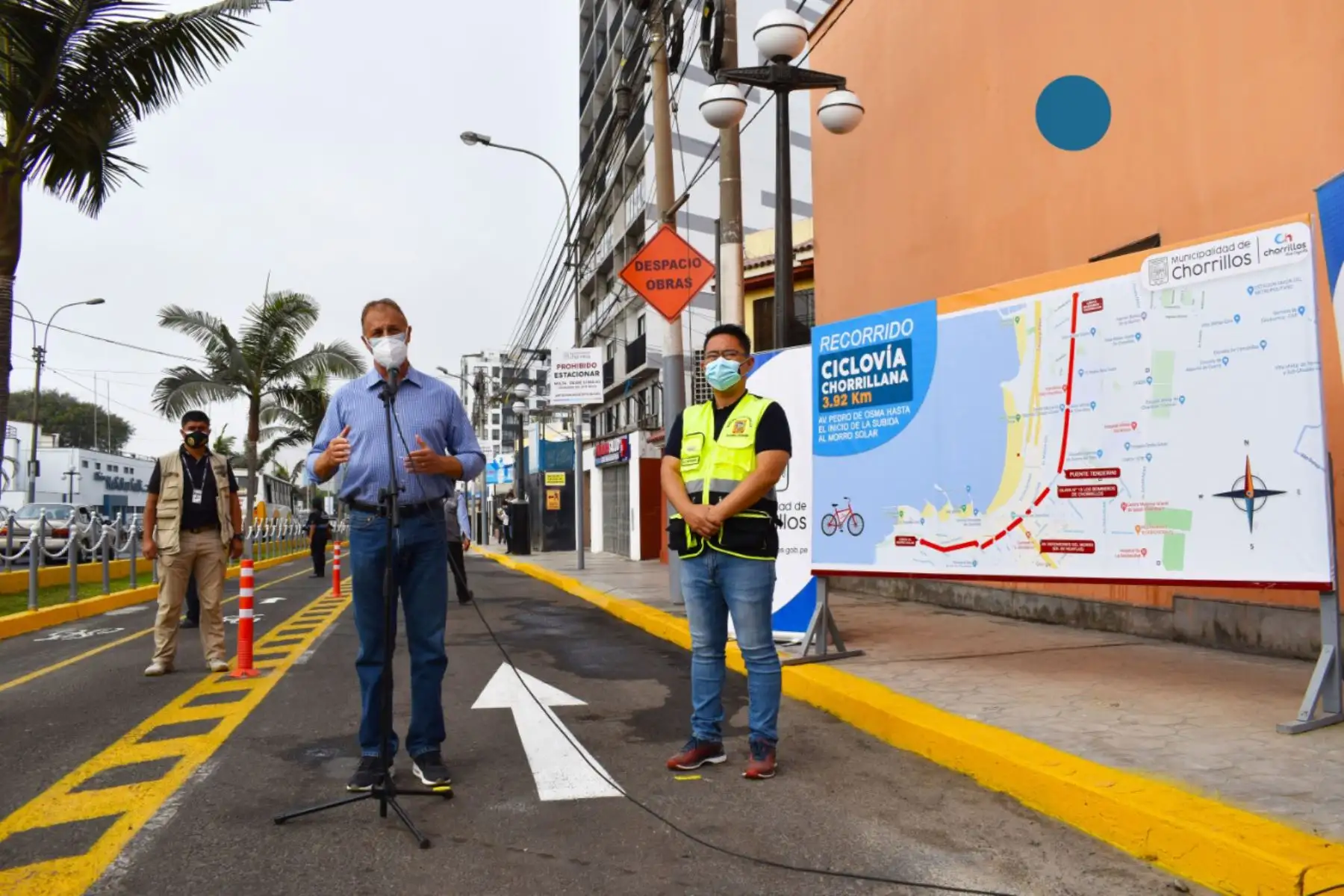 El alcalde de la Municipalidad de Chorrillos Mg. Augusto Miyashiro, entregó a sus vecinos una moderna ciclovía, de 3.92 km de extensión, acto que contó con la presencia del alcalde de Lima Jorge Muñoz Wells. Foto: Municipalidad de Lima