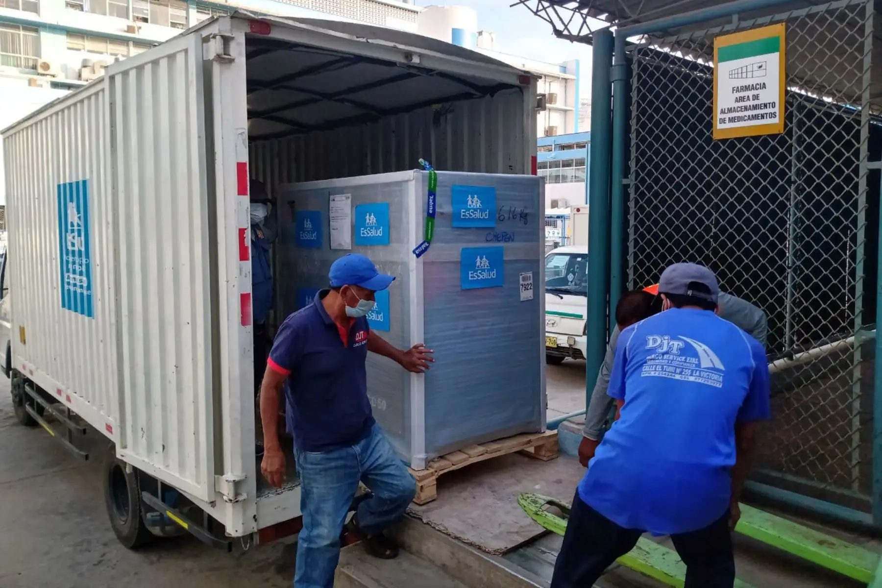 EsSalud envió una planta de oxígeno para mejorar y ampliar la atención a pacientes covid-19 en el Hospital I Chepén. Foto: ANDINA/difusión.