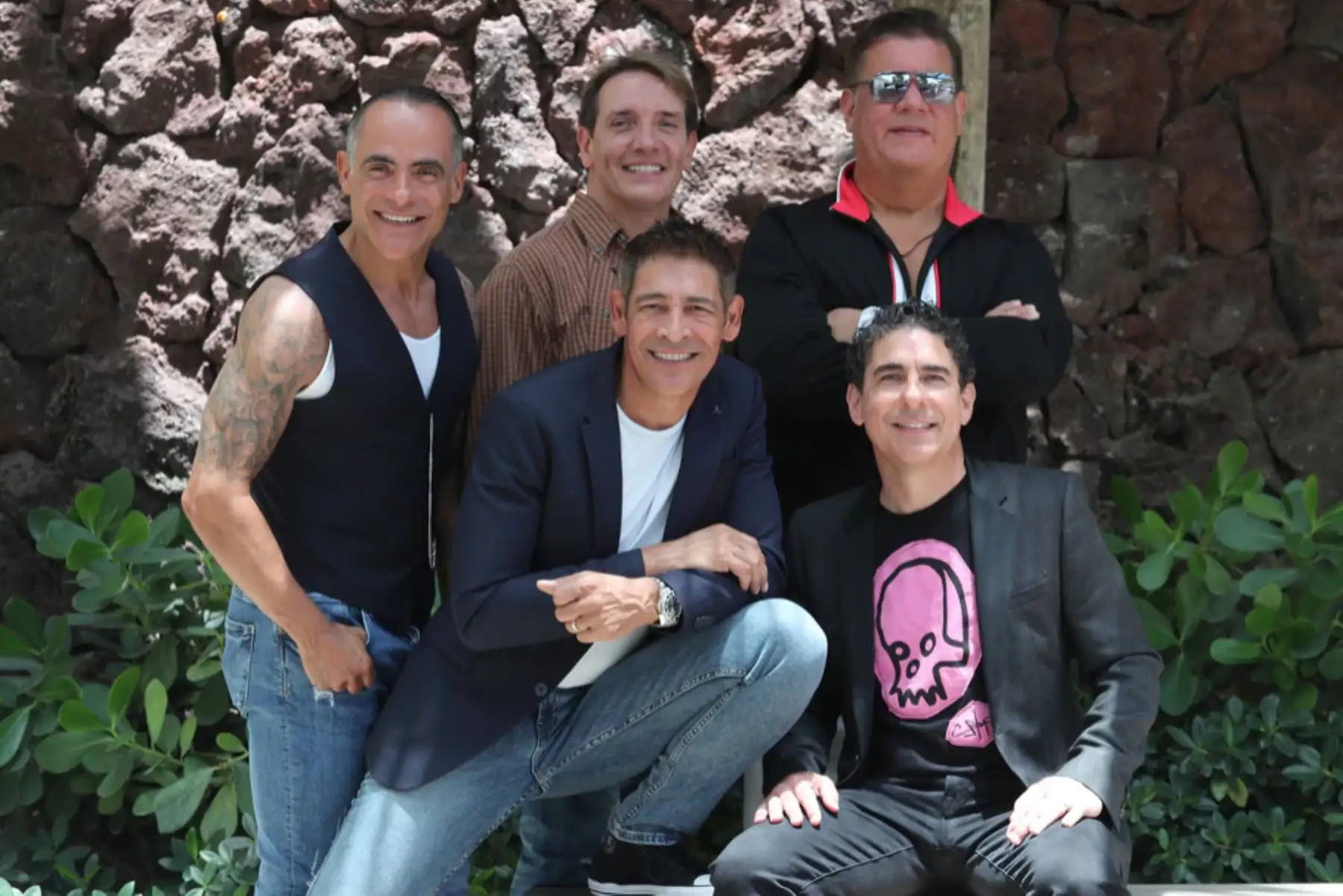 Los exintegrantes de la banda Menudo, René Farrait, Miguel Cancel, Ricky Meléndez, Johnny Lozada y Ray Reyes durante una conferencia de prensa del concierto “Súbete a mi moto tour”. Foto: elnuevodia.com