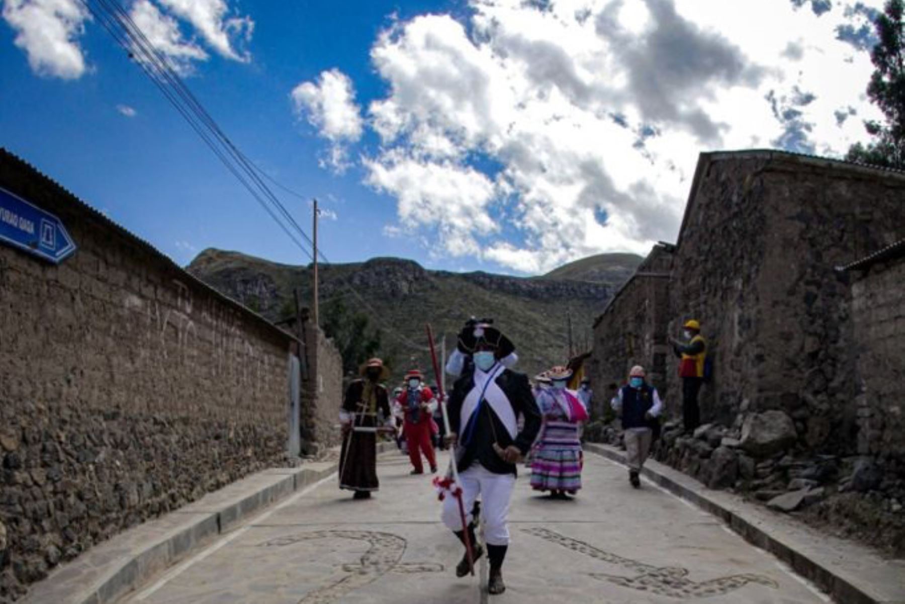 El distrito de Coporaque, ubicado en el valle del Colca (Arequipa), está de aniversario y lo celebra con calles mejoradas. Foto: ANDINA/Jhony Laurente