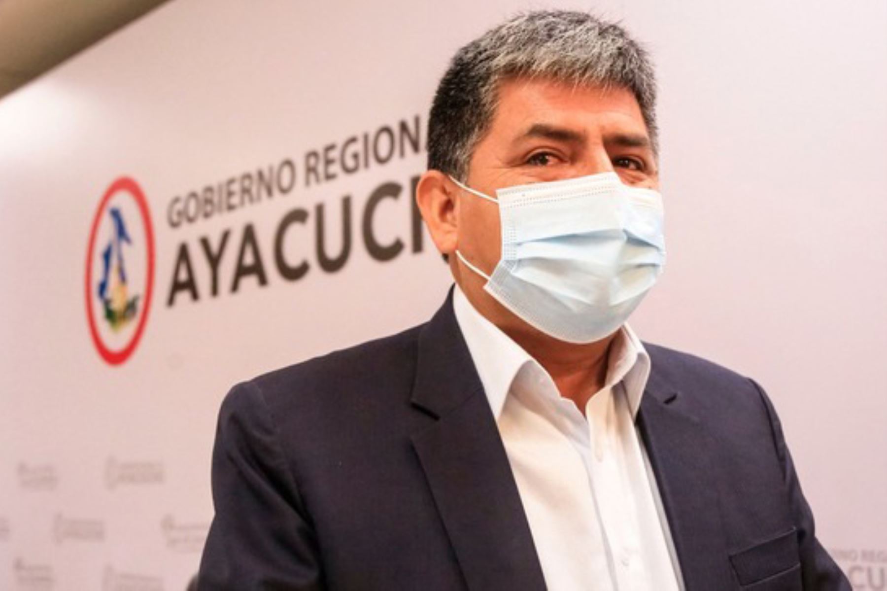 El gobernador regional de Ayacucho, Carlos Rúa, subrayó que con la debida anticipación se cursaron invitaciones a ambos candidatos presidenciales.