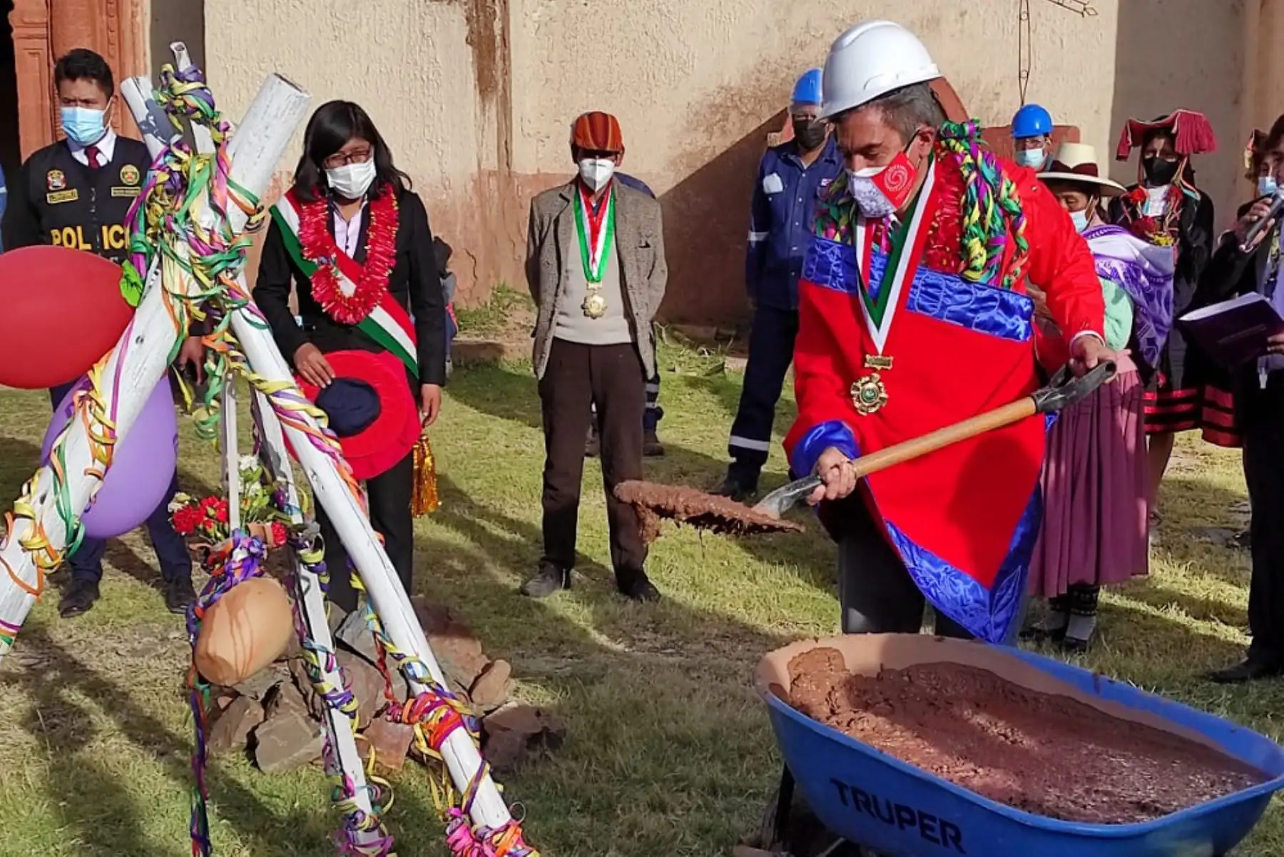 El ministro de Cultura, Alejandro Neyra, participó en la ceremonia de inicio de obras en el templo San Francisco de Asís de Umachiri. Foto: ANDINA/Mincul