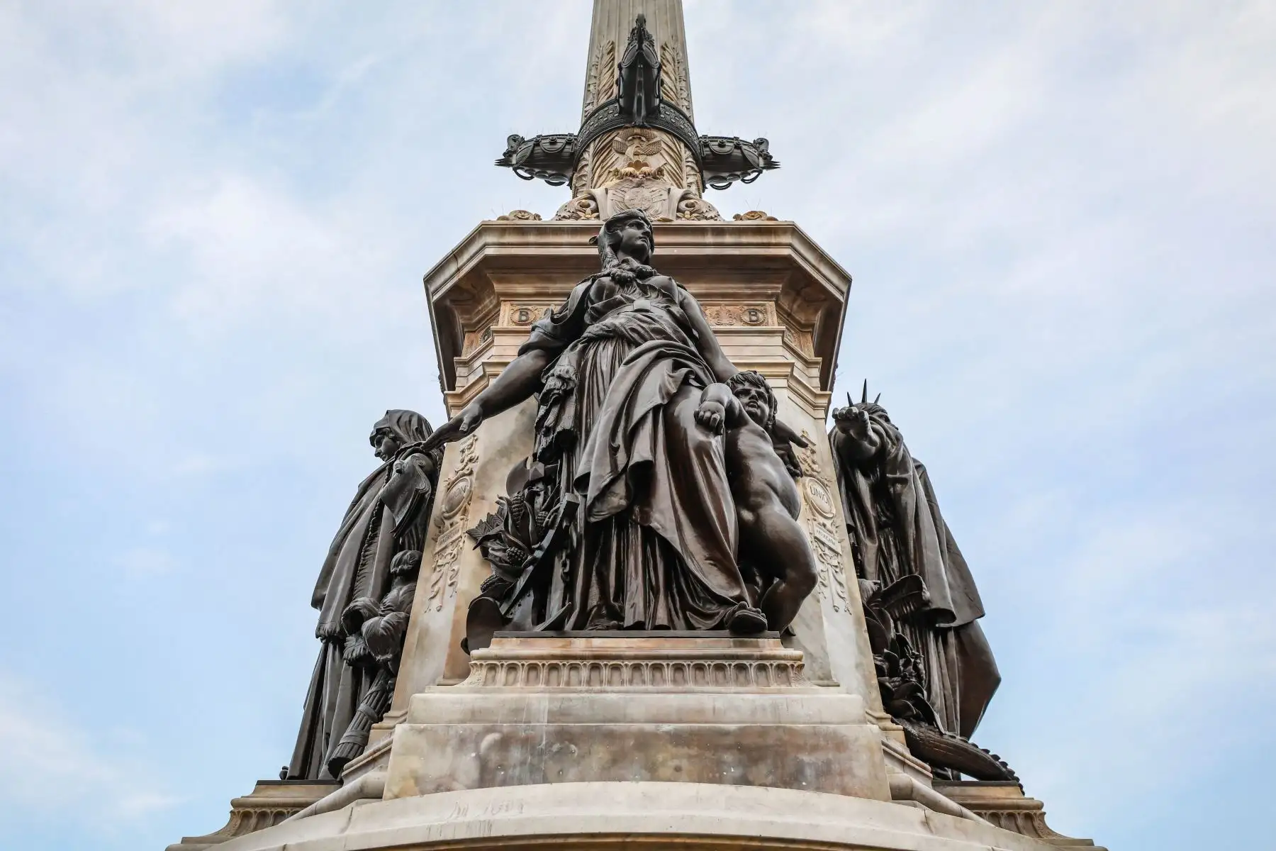 El alcalde de Lima, Jorge Muñoz, participa en la participa en la entrega del monumento a la victoria del Dos de Mayo, uno de los más altos e importantes de la ciudad. Los trabajos de recuperación de la escultura son parte del Plan Maestro del Centro Histórico de Lima. Foto: ANDINA/Municipalidad de Lima