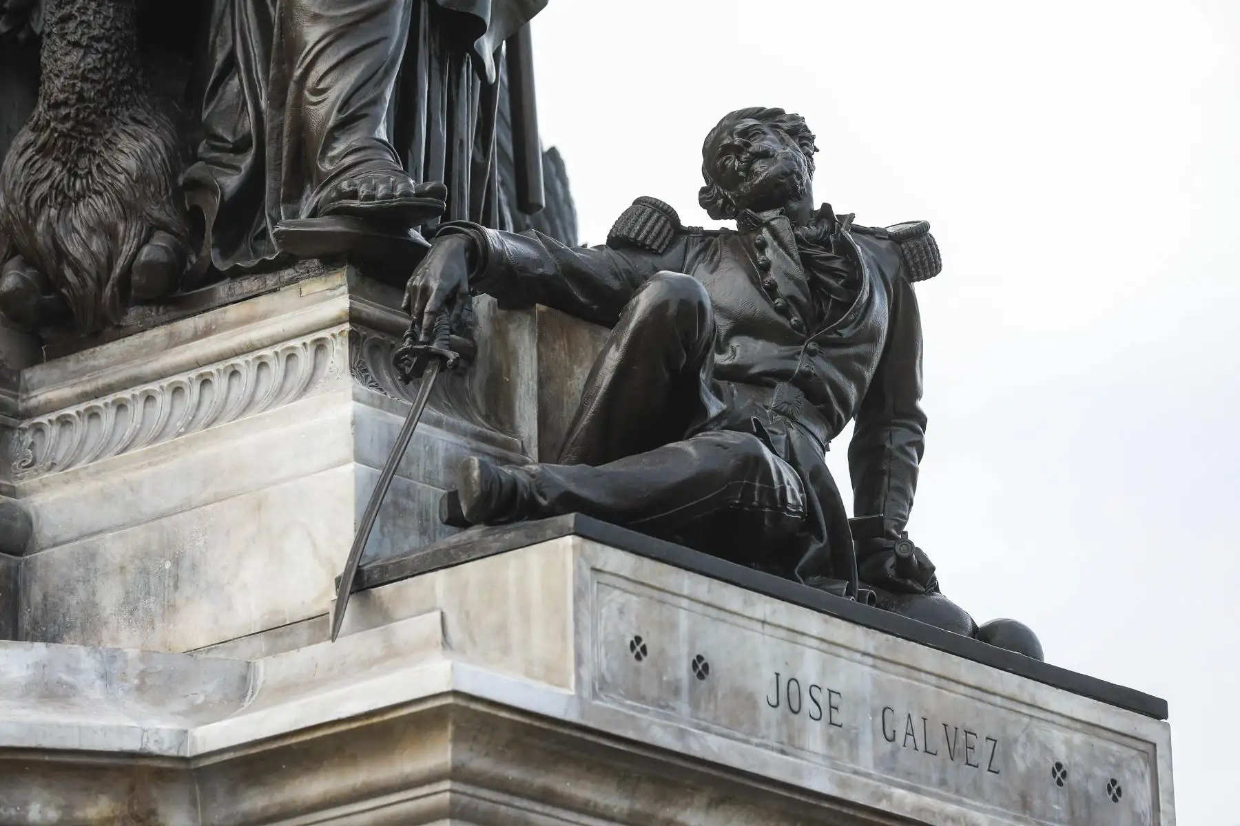 El alcalde de Lima, Jorge Muñoz, participa en la participa en la entrega del monumento a la victoria del Dos de Mayo, uno de los más altos e importantes de la ciudad. Los trabajos de recuperación de la escultura son parte del Plan Maestro del Centro Histórico de Lima. Foto: ANDINA/Municipalidad de Lima