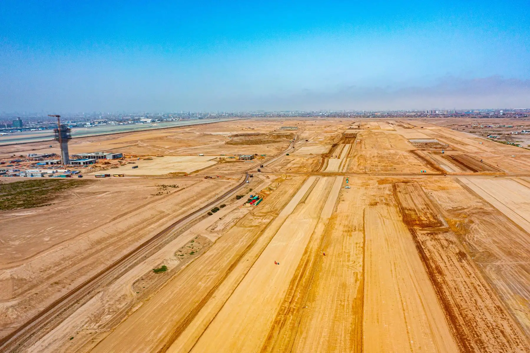 Continúan trabajos de ampliación del aeropuerto Jorge Chávez que comprende una segunda pista de aterrizaje, una nueva torre de control y el terminal de pasajeros. Foto: Difusión