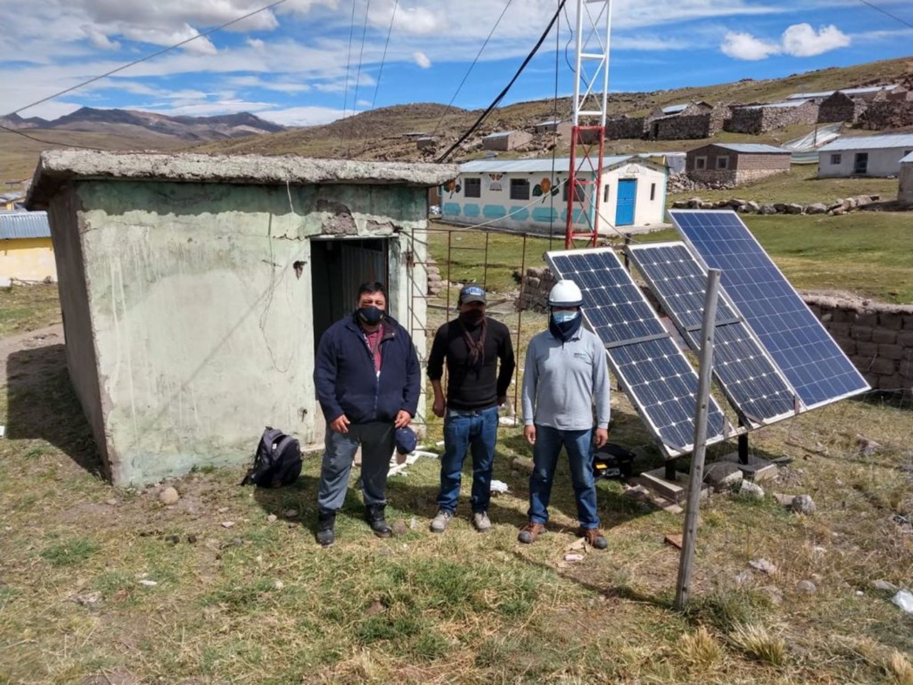 Instalan paneles solares en dos caseríos de Olmos que ahora cuentan con servicio eléctrico. ANDINA/Archivo