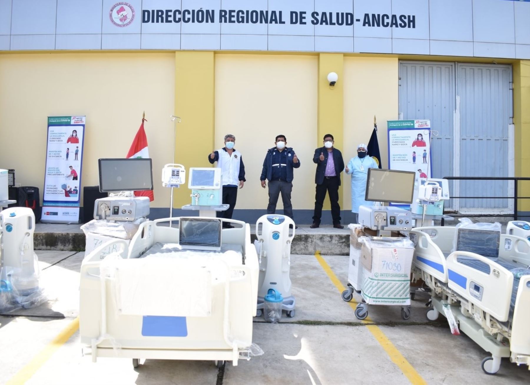 El hospital de Huaraz se refuerza con más camas UCI para enfrentar la pandemia del coronavirus covid-19. Los equipos fueron entregados por el Ministerio de Salud. Foto: ANDINA/difusión.