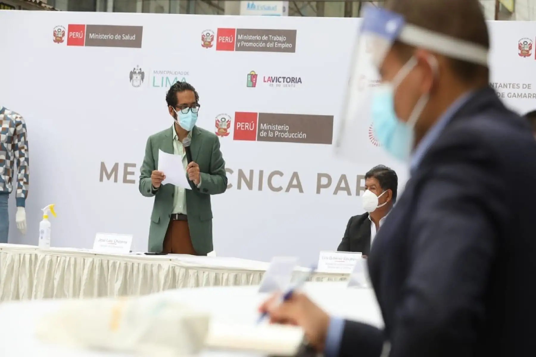 Mesa técnica en Gamarra.