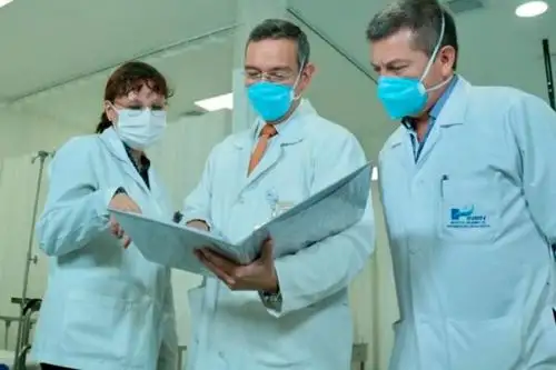A través de la Guía de Práctica Clínica, profesionales de la salud conocen las pautas médicas a considerar para una adecuada atención a pacientes con esta neoplasia. Foto: ANDINA/INEN