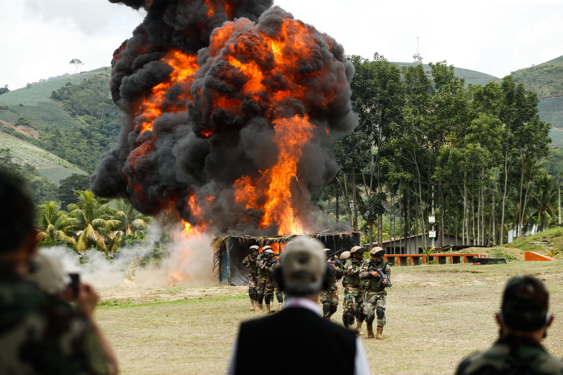 El presidente Francisco Sagasti, participa en la ceremonia de donación de 17 toneladas de explosivos por parte de la Sucamec a la Dirandro. Foto: Prensa/ Presidencia