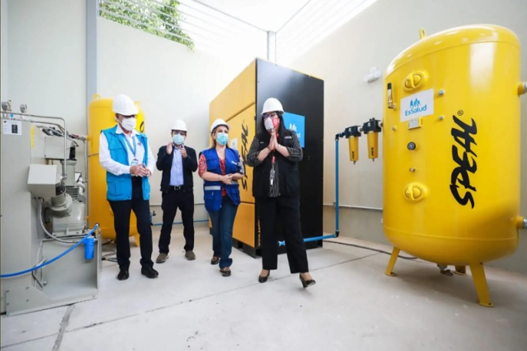 Esta planta de oxígeno tiene una capacidad de producir 45 metros cúbicos por hora, lo que significa que abastecerá hasta 100 balones de este insumo vital diariamente y se podrá salvar más vidas.