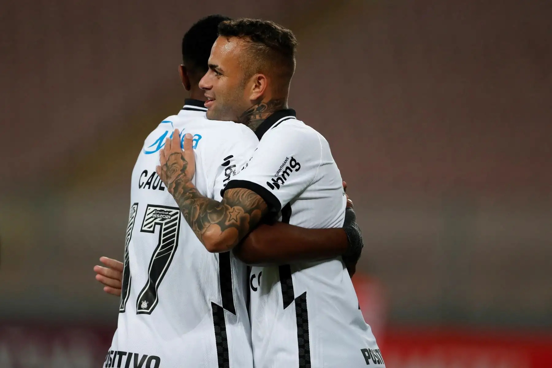 Luan de Jesús de Corinthians celebra tras anotar un gol ante Sport Huancayo por la Copa Sudamericana, en el Estadio Nacional. Foto: EFE