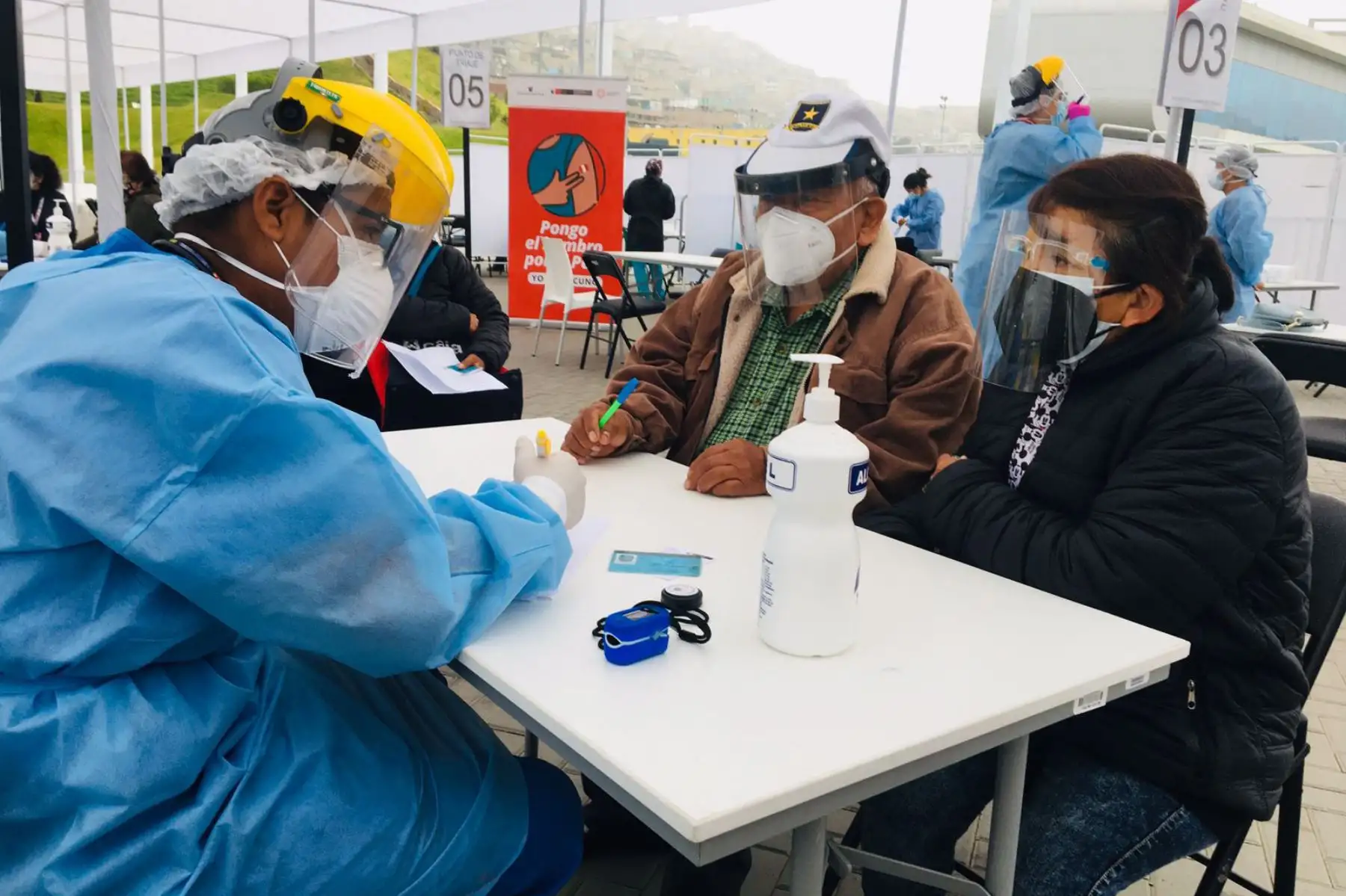 Los equipos de vacunación de la Diris Lima Sur iniciaron la inmunización de la segunda dosis contra la COVID-19 a los adultos mayores de 80 años de Chorrillos, San Juan de Miraflores, Villa María Del Triunfo y Villa El Salvador. Ministerio de Salud
Foto:ANDINA/DIRISLimaSur