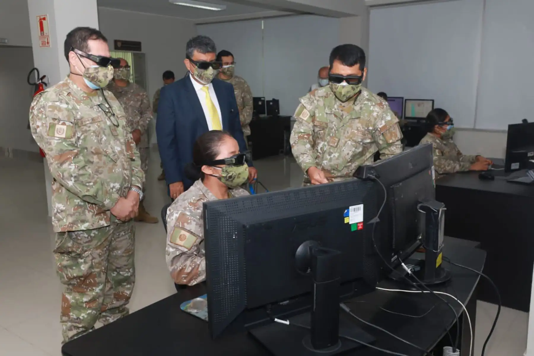 A pocos días de la conmemoración del centenario del Instituto Geográfico Nacional, el viceministro de Políticas para la Defensa Manuel Mesones, realiza una visita oficial a la sede de la institución rectora de la Cartografía Nacional. Que contribuye hace 100 años al desarrollo de la Defensa Nacional. Foto: MIndef