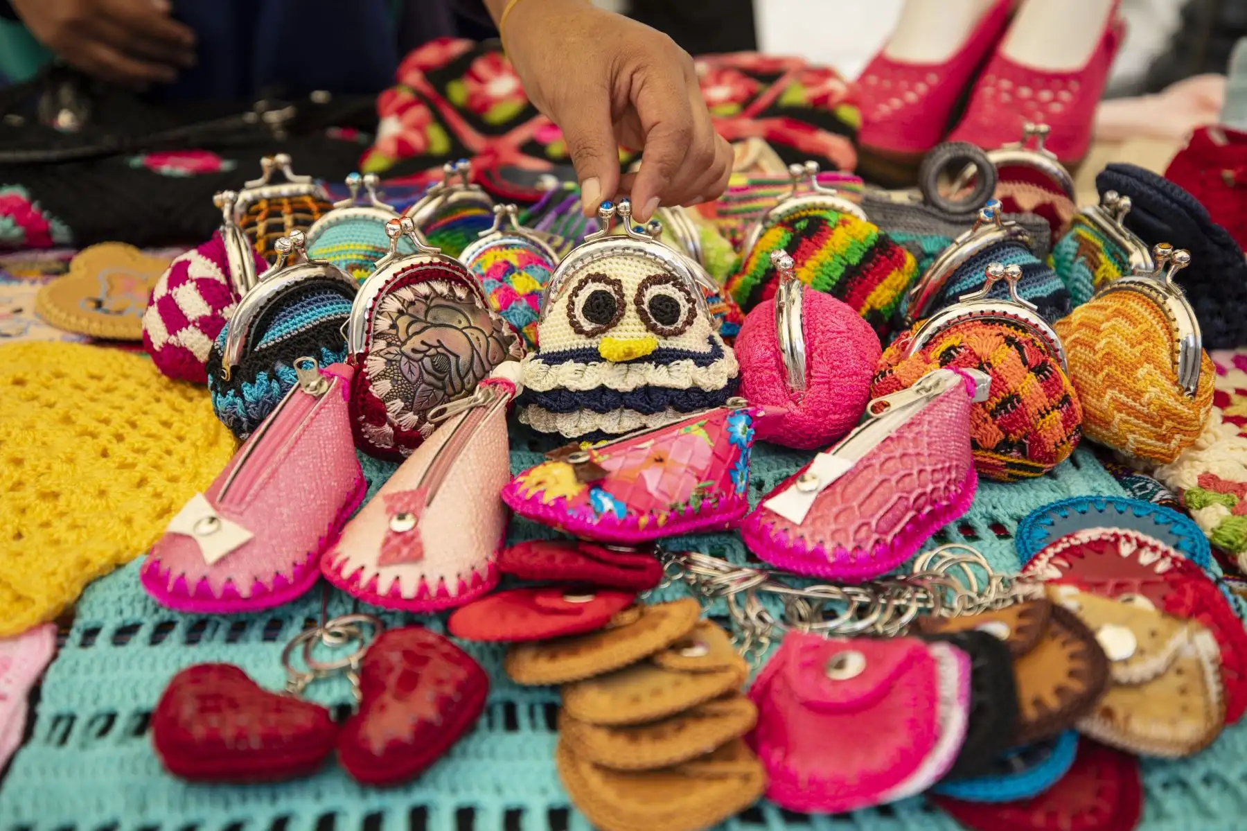 La Municipalidad de Lima  organizo la feria en apoyo a las madres emprendedoras de  productos, gastronómicos, textiles, artesanías y manualidades. en el Circuito Mágico del Agua del Parque de la Reserva. Foto: ANDINA// MLM