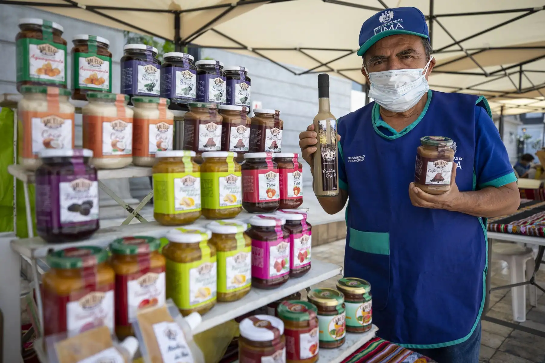 La Municipalidad de Lima  organizo la feria en apoyo a las madres emprendedoras de  productos, gastronómicos, textiles, artesanías y manualidades. en el Circuito Mágico del Agua del Parque de la Reserva. Foto: ANDINA// MLM