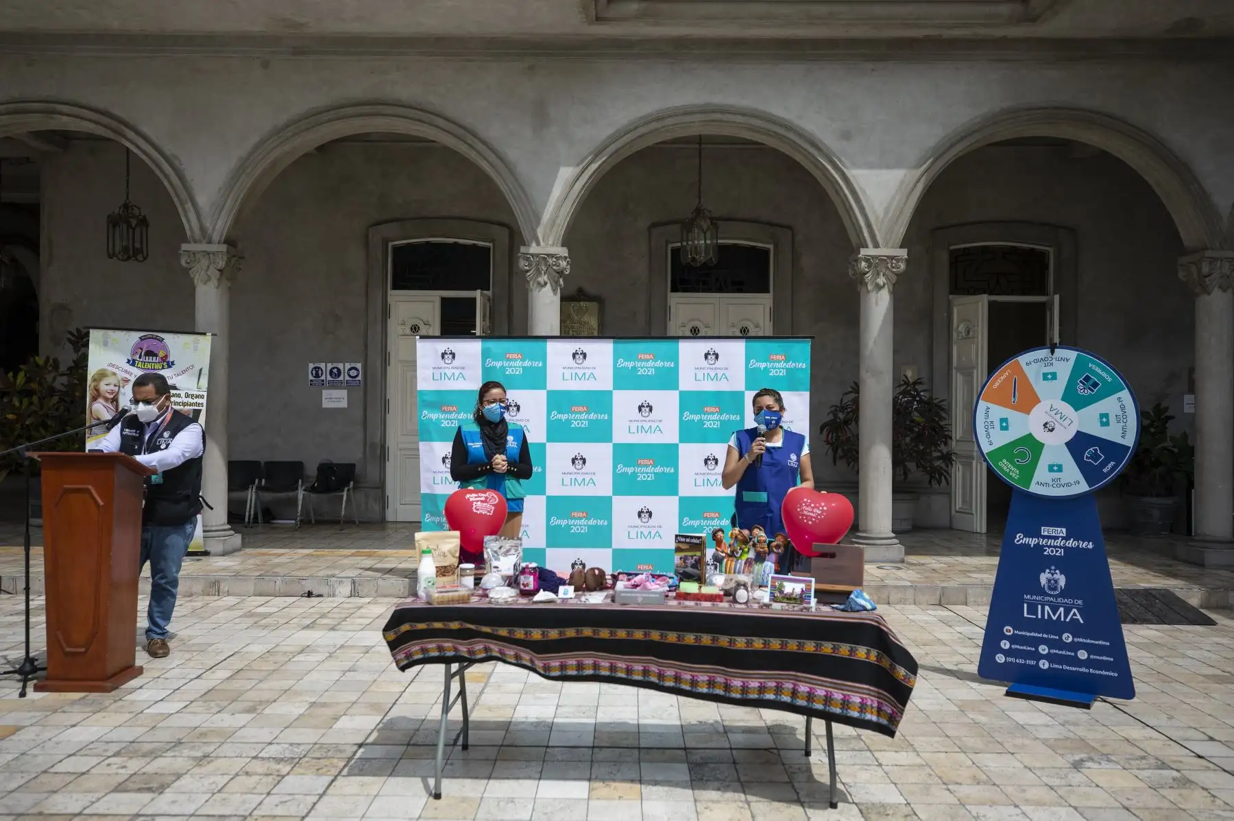 La Municipalidad de Lima  organizo la feria en apoyo a las madres emprendedoras de  productos, gastronómicos, textiles, artesanías y manualidades. en el Circuito Mágico del Agua del Parque de la Reserva. Foto: ANDINA// MLM