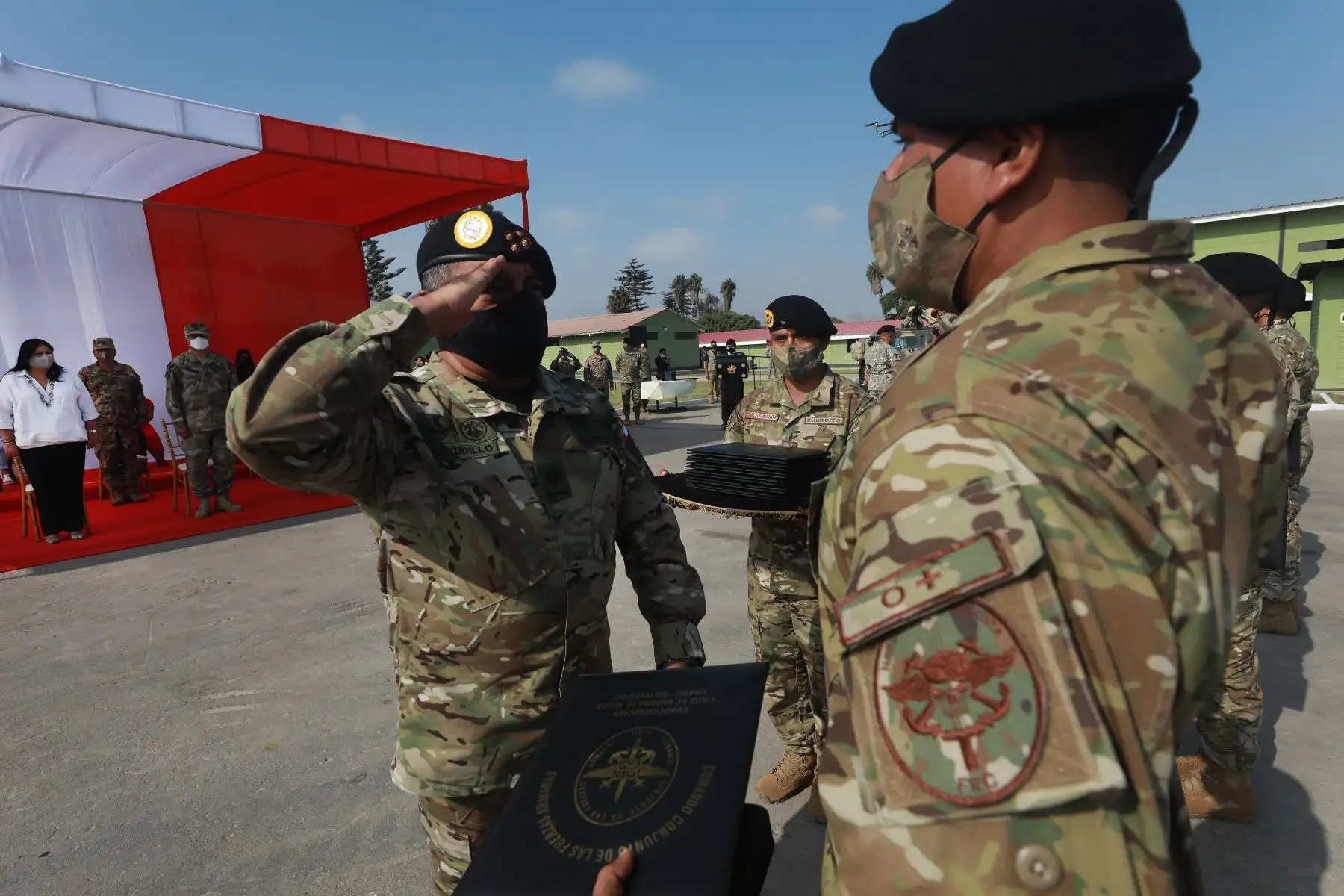 La ministra de Defensa, Nuria Esparch, participó en ceremonia de distinción a los valientes miembros de las Fuerzas Armadas que demostraron valor y sacrificio durante la operación Ojo de Águila. Foto: ANDINA/Mindef