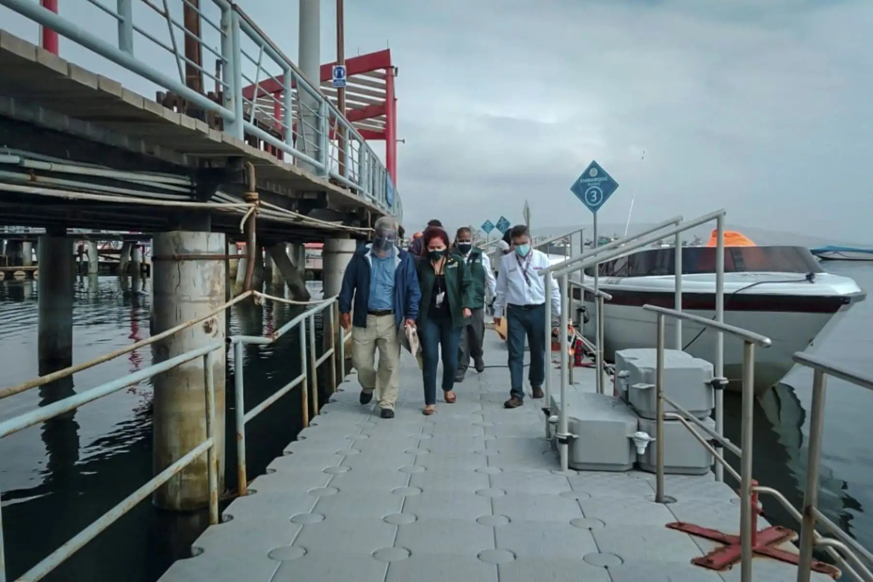Agro Rural, unidad ejecutora del Ministerio de Desarrollo Agrario y Riego (Midagri), recibió de CAAE América, ocho certificados orgánicos al guano de las islas provenientes de las Islas Ballestas y de las Islas Pescadores, lo que ayudará a promover la competitividad y la agroexportación. Foto: ANDINA/Midagri