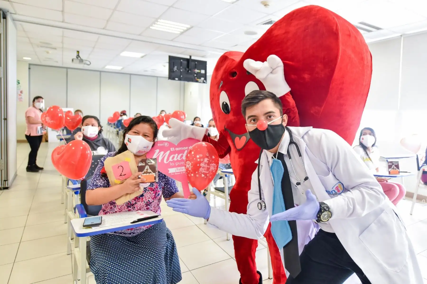 Al conmemorarse este domingo el Día de la Madre, estas mujeres guerreras quisieron expresar mediante misivas el amor a sus hijos y pedir el mejor regalo en esta fecha especial: “Sanidad para sus pequeños”. Foto: difusión.
