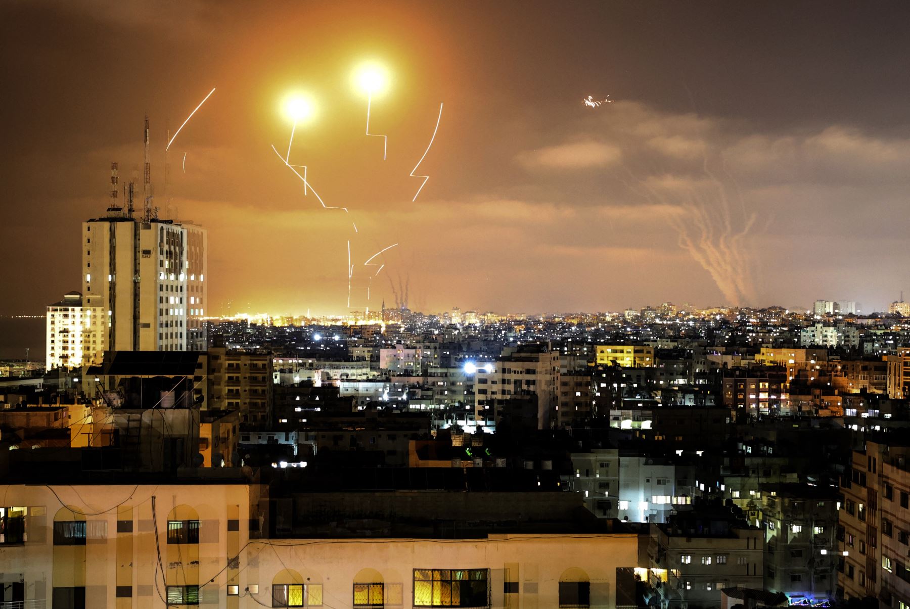 Las alarmas que sonaron en Jerusalén, algo inusual, siguieron en las comunidades colindantes a Gaza y la ciudad de Sderot, en la que un israelí fue herido leve, según el Ejército. Foto: AFP