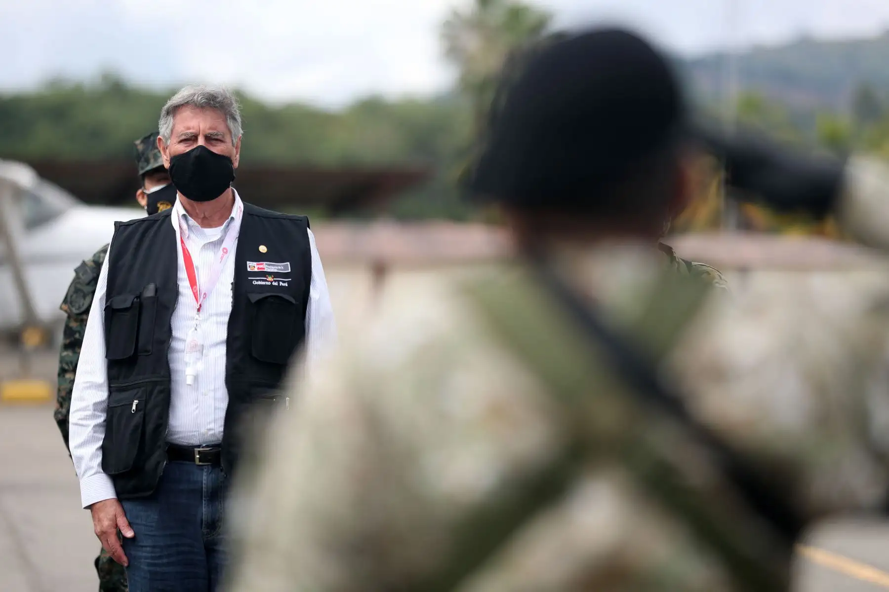El presidente de la República, Francisco Sagasti, junto a la ministra de Defensa, Nuria Esparch, visita el Comando Especial - Valle de los Ríos Apurímac, Ene y Mantaro (CE-VRAEM) y supervisó el proceso de vacunación contra la covid-19.
Foto: ANDINA/Prensa Presidencia