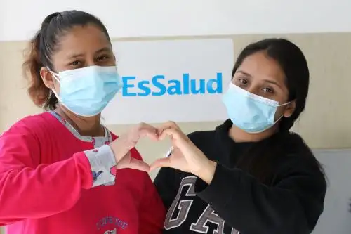 Eny Salazar, de 35 años y madre de familia, sufría de una cardiopatía desde la adolescencia. Su corazón se dilataba como un globo y no bombeaba la sangre necesaria al organismo, lo que le causó una falla cardíaca crónica. ANDINA/ Essalud