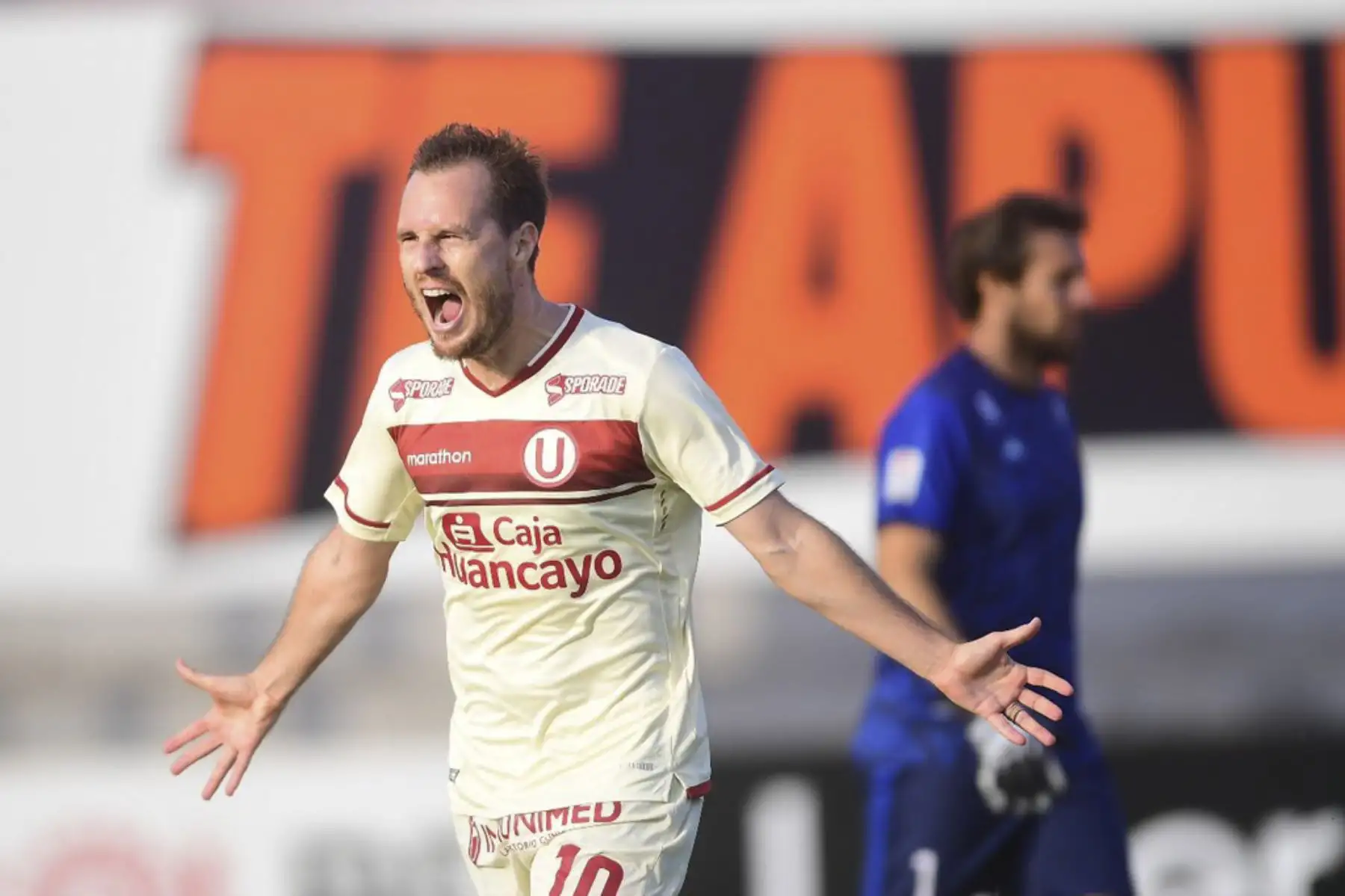 Hernán Novick de Universitario marca el 1-0 ante UTC durante partido por la tercera fecha la Liga 1, en el estadio Iván Elías Moreno. Foto: Liga 1