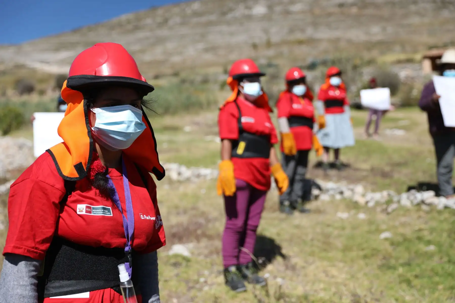 Los ministros de Cultura, Alejandro Neyra Sánchez; y de Trabajo y Promoción del Empleo, Javier Palacios Gallegos, participaron esta mañana de la ceremonia simbólica de inicios de labores en el sitio arqueológico Hatun Malca, en el marco del programa Trabaja Perú, que se desarrolla en el distrito de Marco, provincia de Jauja, región Junín. Foto: ANDINA/ MTPE
