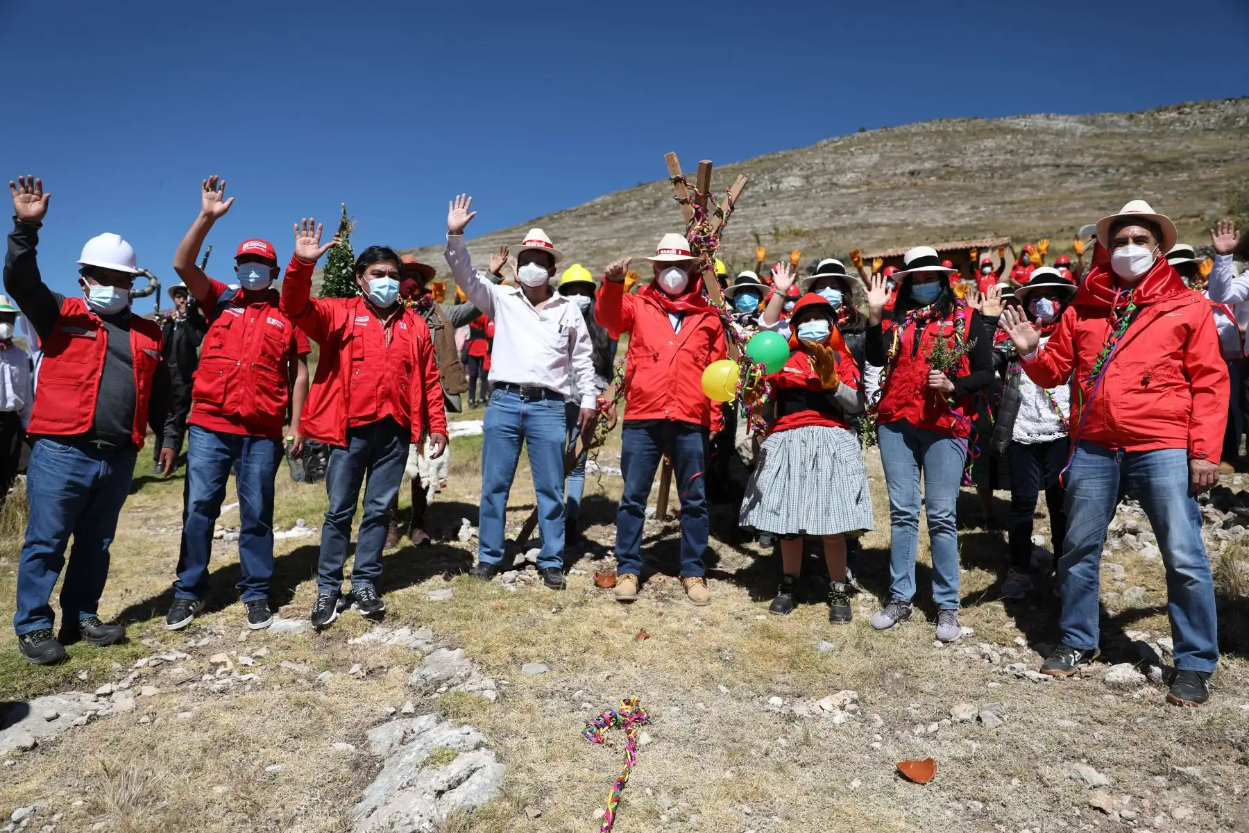 Los ministros de Cultura, Alejandro Neyra Sánchez; y de Trabajo y Promoción del Empleo, Javier Palacios Gallegos, participaron esta mañana de la ceremonia simbólica de inicios de labores en el sitio arqueológico Hatun Malca, en el marco del programa Trabaja Perú, que se desarrolla en el distrito de Marco, provincia de Jauja, región Junín. Foto: ANDINA/ MTPE