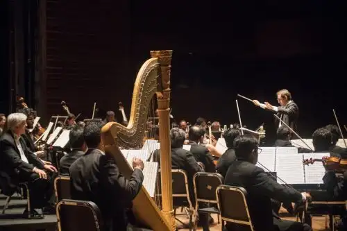 Presentan discos en homenaje a tres compositores peruanos del siglo XX.