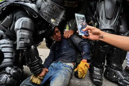 Las cifras convierten de lejos las protestas en las más sangrientas bajo el gobierno de Iván Duque, que ya vivió como presidente las marchas multitudinarias en 2019. Foto: AFP