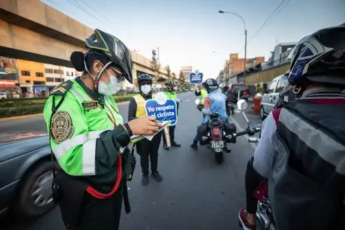 En operativo realizado por la Municipalidad de Lima y la Policía de Tránsito, conductores de vehículos menores fueron sancionados con multas de S/352. Foto: MML
