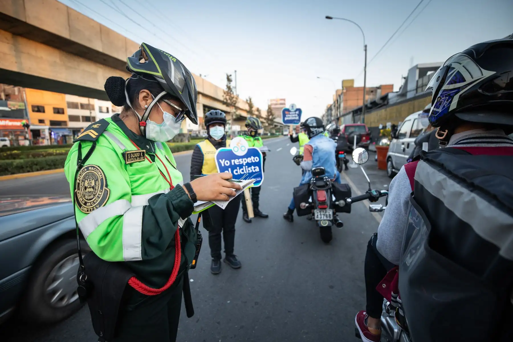 En operativo realizado por la Municipalidad de Lima y la Policía de Tránsito, conductores de vehículos menores fueron sancionados con multas de S/352. Foto: MML