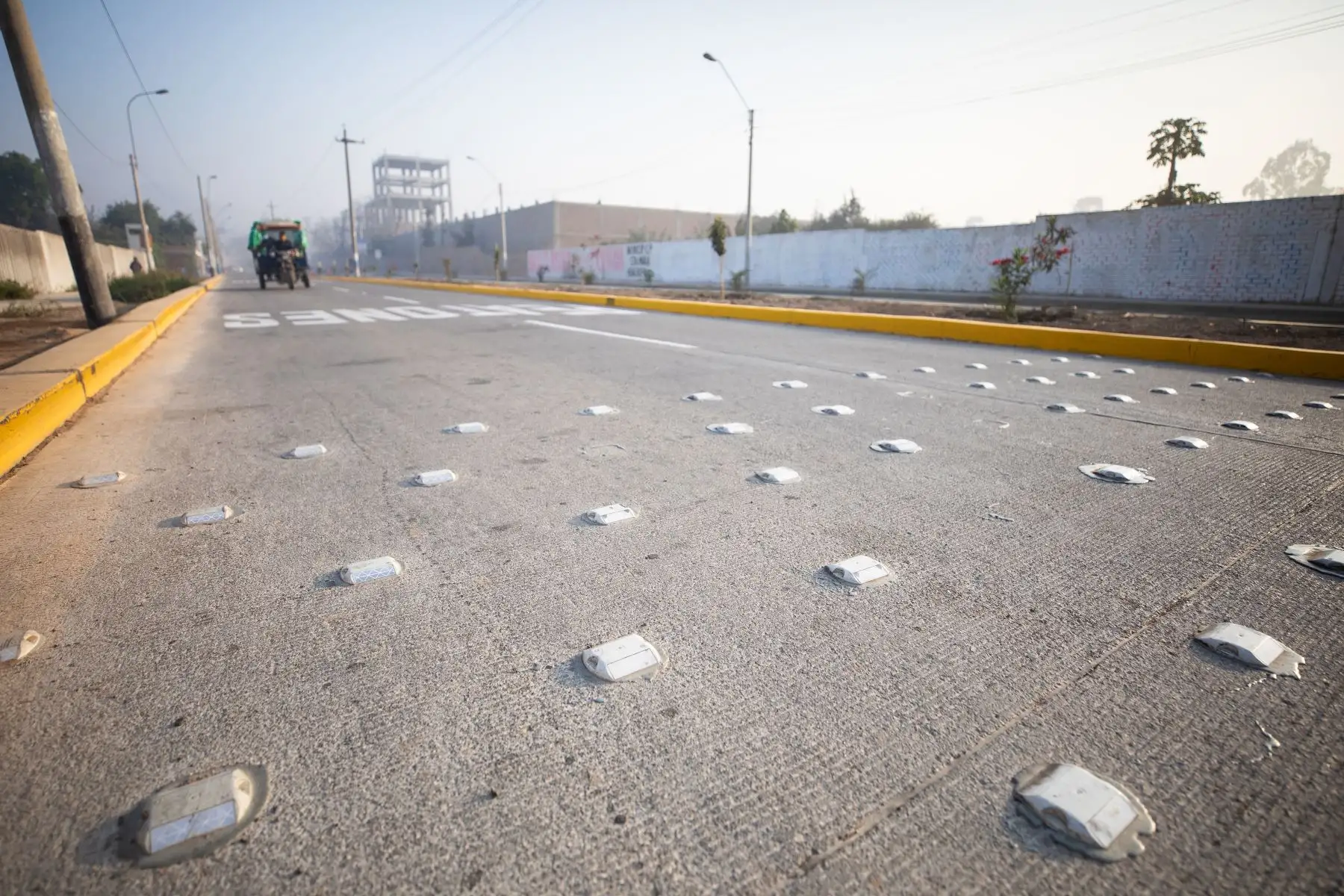 El alcalde de Lima, Jorge Muñoz, entrega nuevas pistas y veredas en la Quinta Avenida y Av. Los Laureles, en Lurigancho-Chosica. Las obras de mejoramiento se ejecutaron a lo largo de 3.2 km de las vías y beneficiarán directamente a 27,000 vecinos. Foto: ANDINA/Municipalidad de Lima