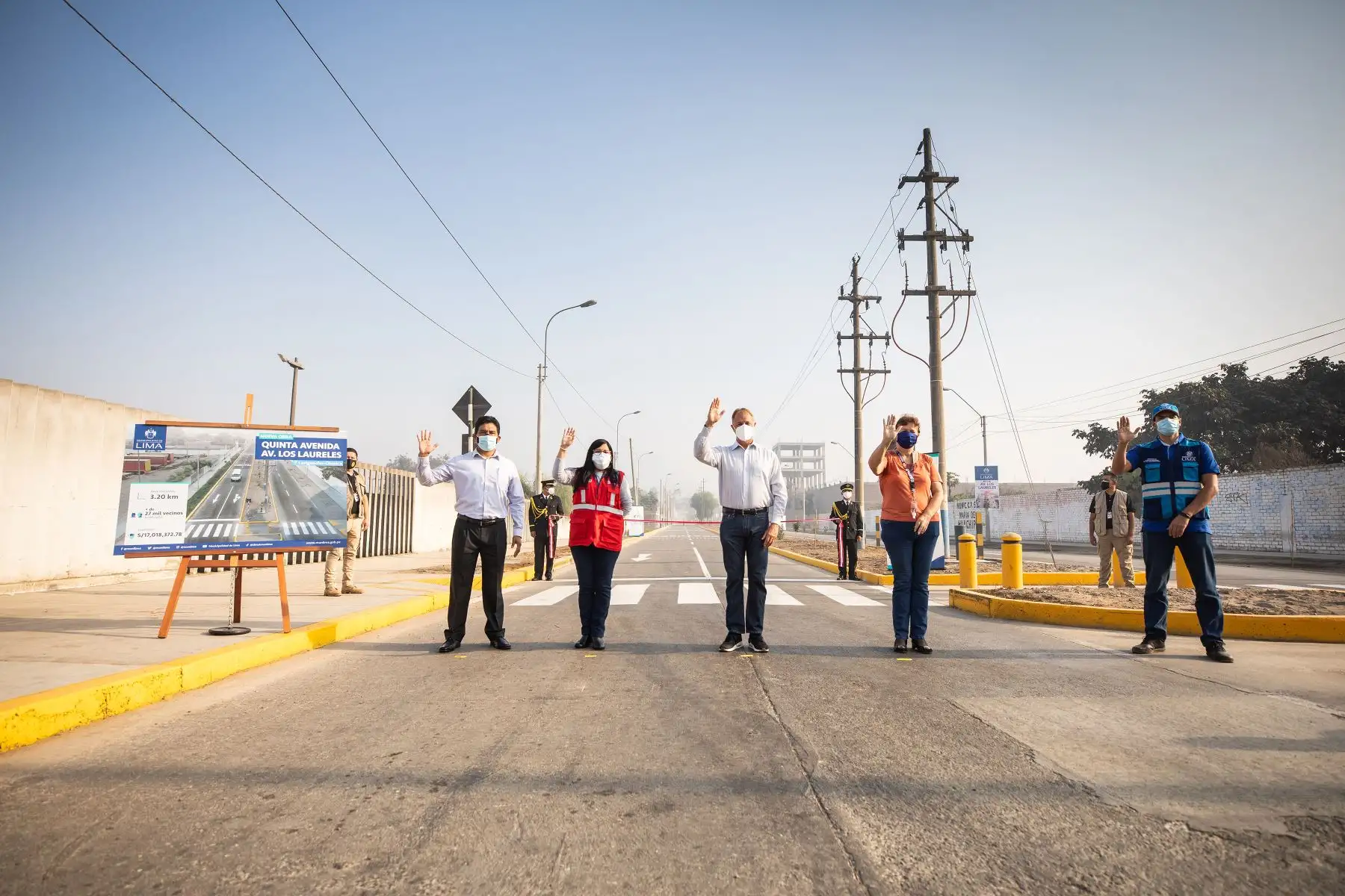 El alcalde de Lima, Jorge Muñoz, entrega nuevas pistas y veredas en la Quinta Avenida y Av. Los Laureles, en Lurigancho-Chosica. Las obras de mejoramiento se ejecutaron a lo largo de 3.2 km de las vías y beneficiarán directamente a 27,000 vecinos. Foto: ANDINA/Municipalidad de Lima