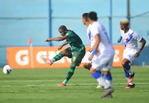 Jefferson Farfán juega como titular ante Alianza Atlético